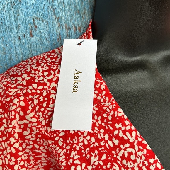 Aakaa Red Floral Romper Shorts Size Medium - Picture 4 of 7